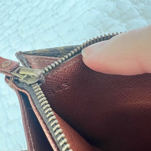 Louis Vuitton Monogram Brown Wallet - Picture 8 of 8